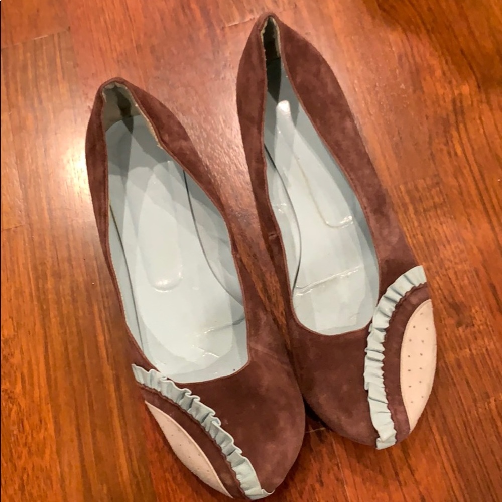 Kitten heel flats with Cute Ruffle Detail